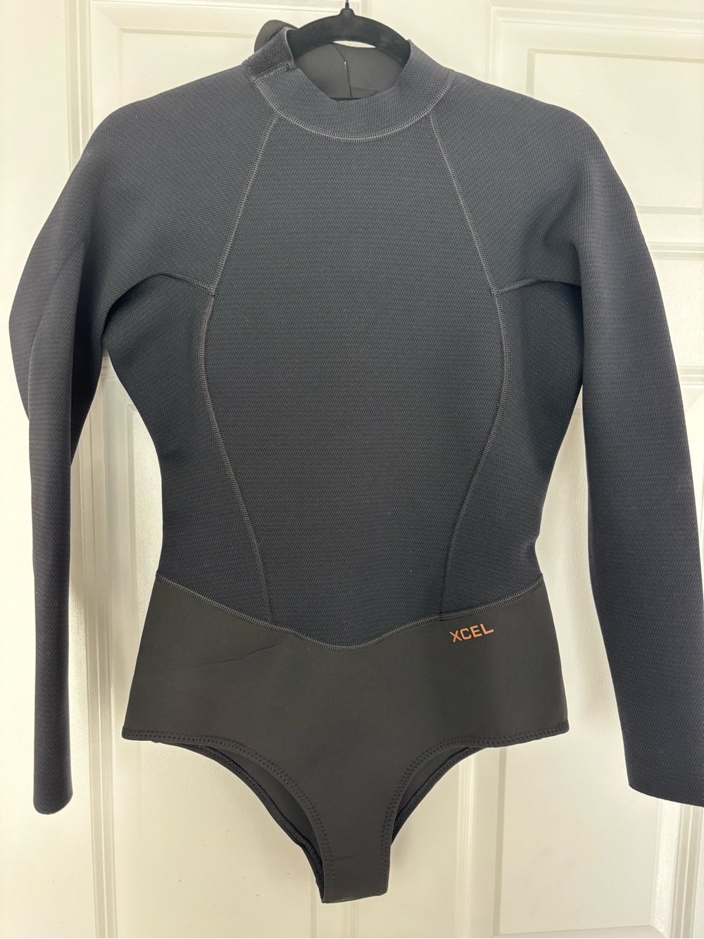 Women's Black Long-Sleeve Wetsuit / Surf Suit size 10